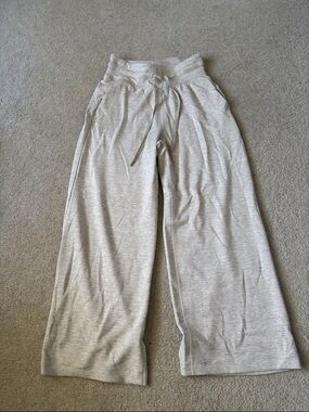 Travis Mathew Light Gray Wide Leg Drawstring Pants excellent condition